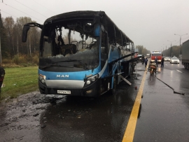 Экскурсионный автобус с детьми загорелся в Подмосковье