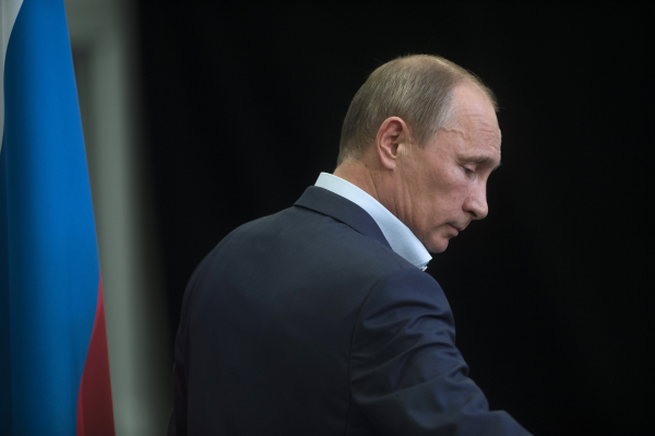 Путин распорядился усилить охрану диппредставительств РФ в Турции