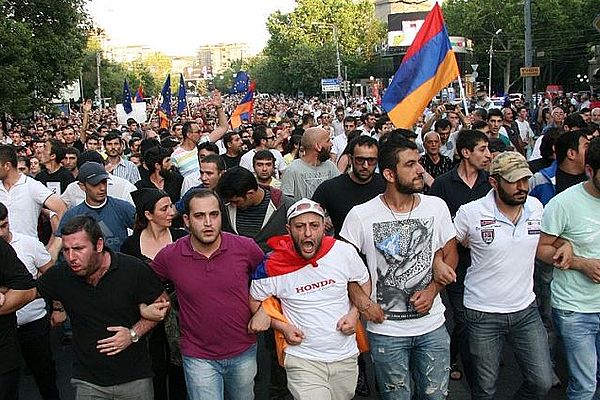 Кремль считает внутренним делом события в Армении