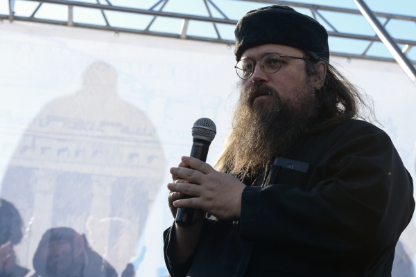 Кураев: В кризис церковь должна быть с людьми, а не с пингвинами