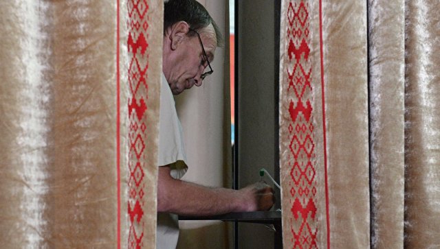 Шушкевич обвинил ЦИК Белоруссии в подлоге в пользу оппозиционного кандидата