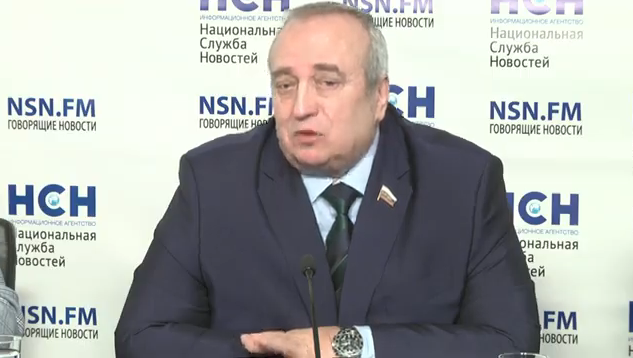Сенатор: Гуайдо против Мадуро помогают 17 спецслужб США