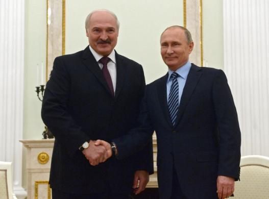 В Белоруссии знают, зачем Лукашенко славословит о дружбе с Путиным