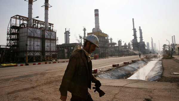 Иран отказался замораживать добычу нефти. Пока