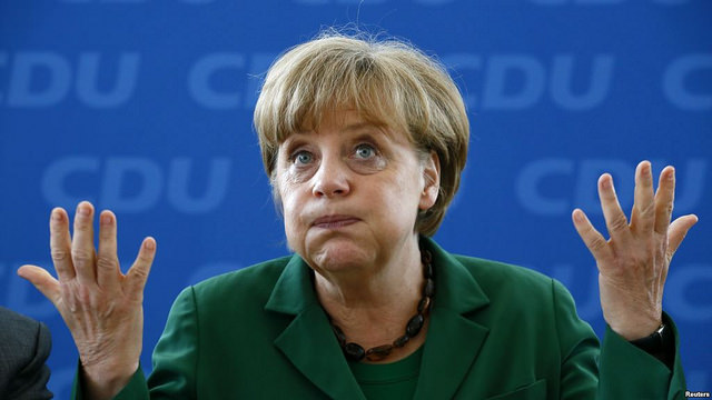 Меркель дали 2 недели на решение проблемы беженцев