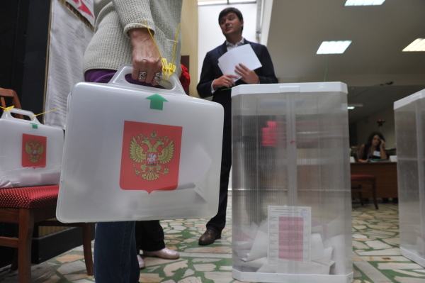 Медведев поручил направить ЦИК средства на проведение выборов президента