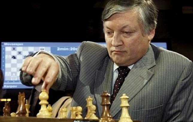 Шахматист Анатолий Карпов провел сеанс одновременной игры в ООН
