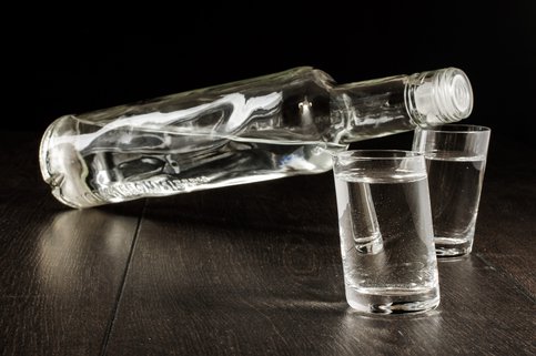 Бутылку водки за миллион евро похитили из кафе в Дании