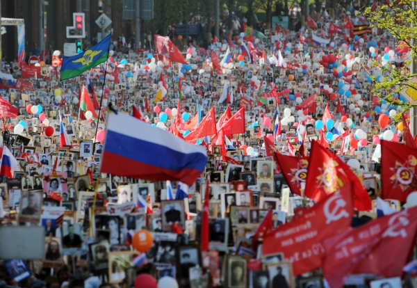 «Бессмертный полк» в Москве объединил больше миллиона человек