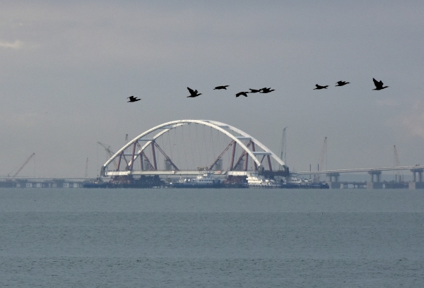 Строительство эстакады возле Крымского моста вышло на новый этап