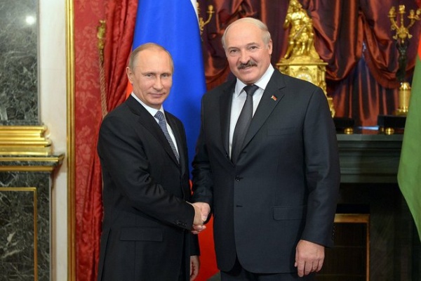 Путин поздравил Лукашенко с Днем независимости Белоруссии
