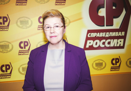 Мизулина вычеркнулась из эсеров