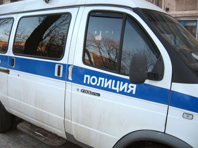 Раненого мужчину выбросили из машины возле больницы в Подмосковье