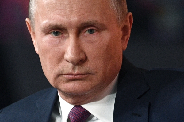 Путин заявил о необходимости освободить граждан от просроченной задолженности по налогам