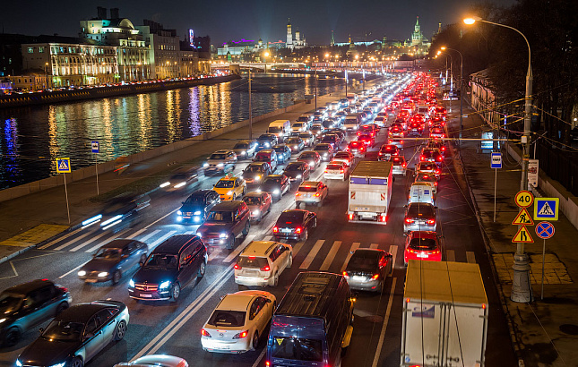 Пробки на дорогах Москвы оцениваются в 7 баллов