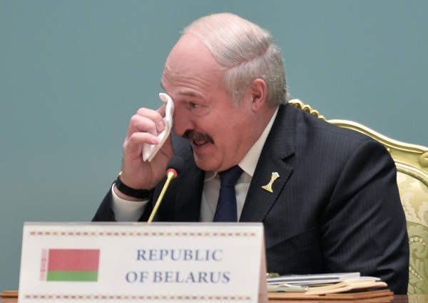 Лукашенко рекомендовал чиновникам ходьбу