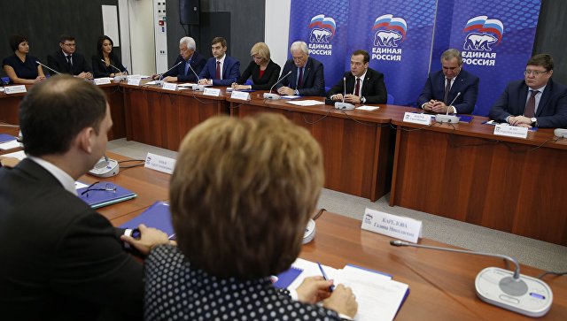 Медведев поведет единороссов к обновлению