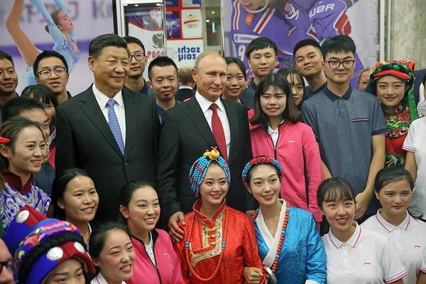 Путин стал вожатым детского центра