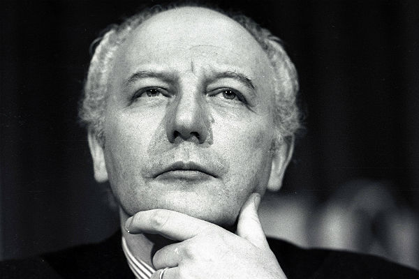 «Высоко на желтой телеге». Скончался экс-президент ФРГ Вальтер Шеeль
