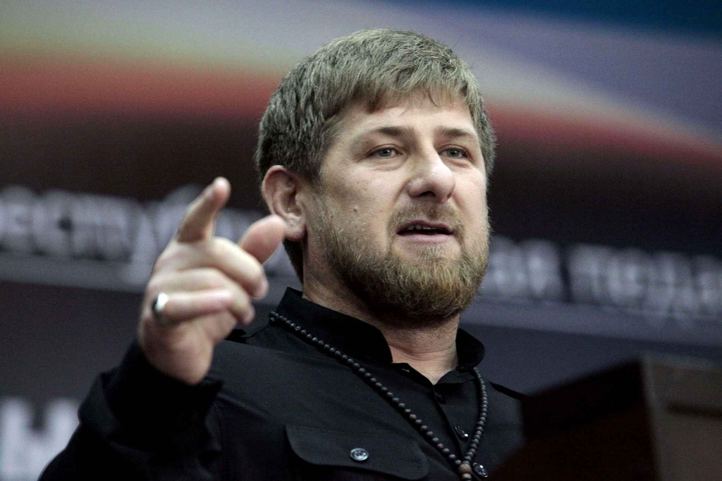 Роскомнадзор потребует от Facebook и Instagram объяснить блокировку аккаунтов  Кадырова