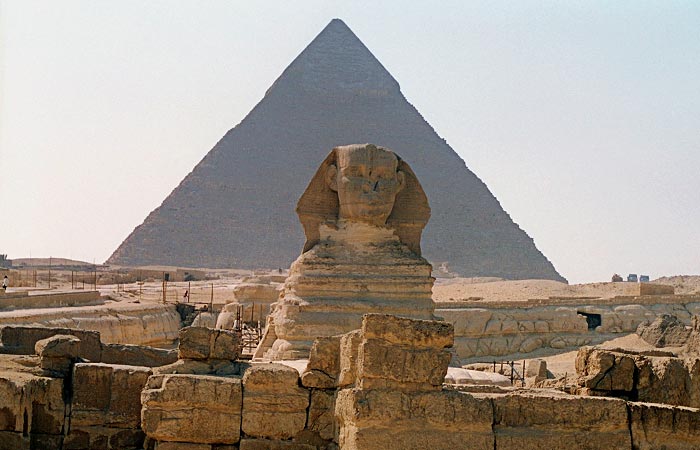Туристов в Египте заселили в отель с оголенными проводами
