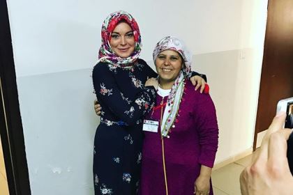 Актриса Линдси Лохан проинспектировала лагерь сирийских беженцев