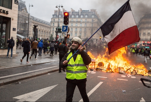 СМИ: Акции «желтых жилетов» пройдут сегодня в Париже, Марселе, Тулузе
