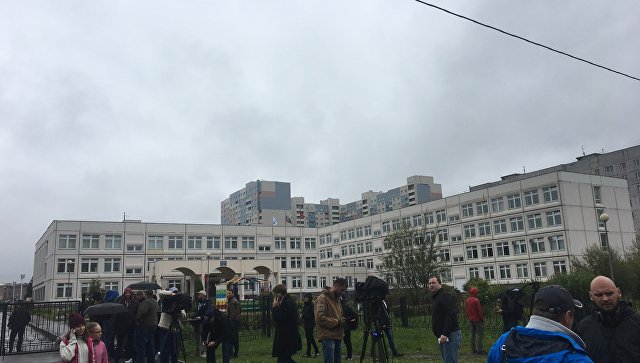 Перелом позвоночника диагностировали врачи у девочки, выпрыгнувшей из окна школы в Ивантеевке