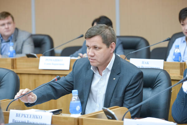 Дума Владивостока признала отставку мэра Веркеенко