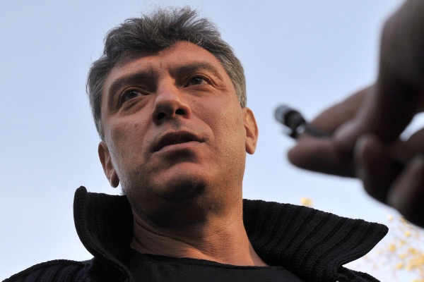 Эксперт: Пистолет, из которого убили Немцова, куплен в 90-е