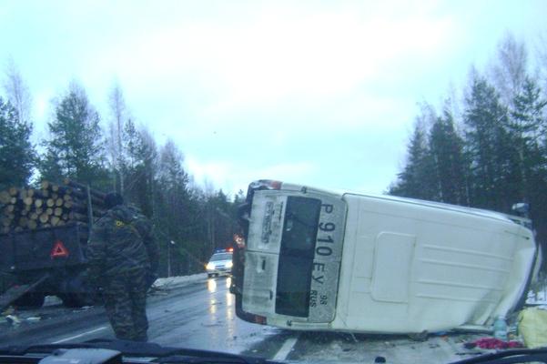 В аварии с микроавтобусом погибли 7 человек