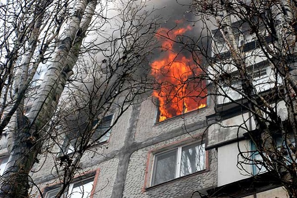 Полицейский спас 15 человек после взрыва газа