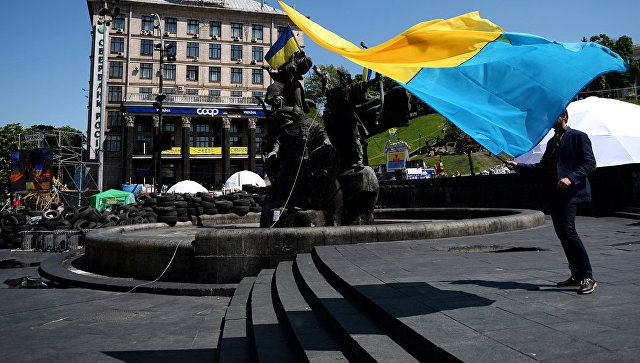 Порошенко снова пообещал поднять украинских флаг над Донбассом