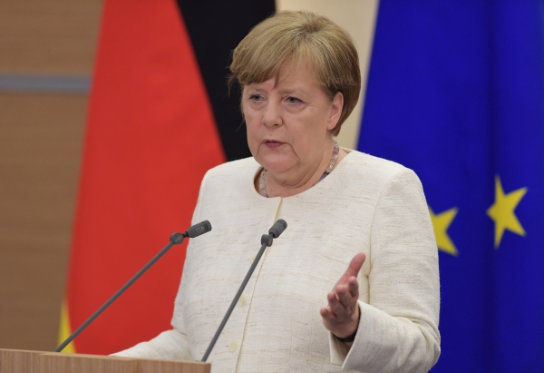 Меркель поддержала идею встречи Путина и Трампа