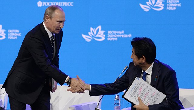 Путин на ВЭФ: Вопрос по Крыму закрыт, за Курилы еще поторгуемся