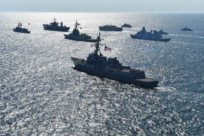 Адмирал: Бравада НАТО насчет Керченского пролива нас не волнует