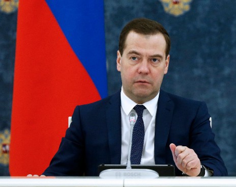 Медведев назначил и. о. главы РАН Валерия Козлова