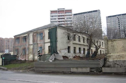 На московские аукционы выставили три нежилых здания