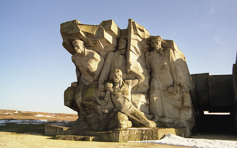 Керчь почтит память героев обороны Аджимушкайских каменоломен
