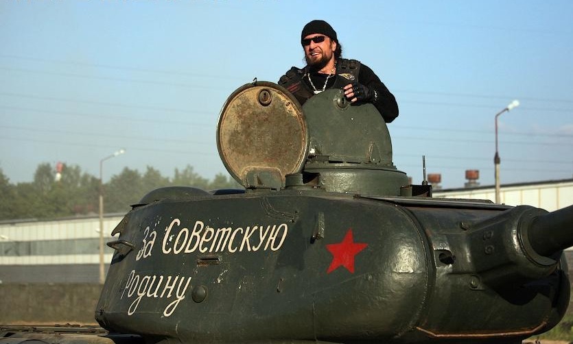 Волгоградский танк едет на байк-шоу в Севастополь
