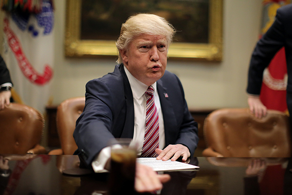 Трамп предлагает вооружить учителей