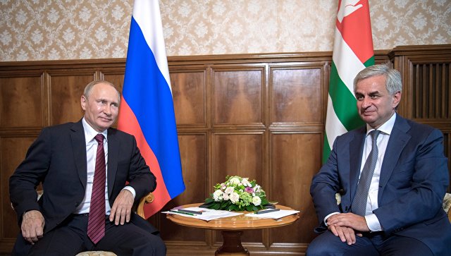 Владимир Путин прибыл в Абхазию