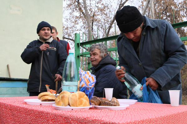 Россияне за последние годы стали меньше курить и пить