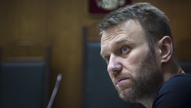 Навальному выдали загранпаспорт, но за границу не выпустят