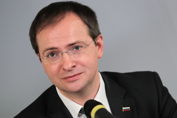 Президиум ВАК рекомендовал оставить учёную степень Мединскому