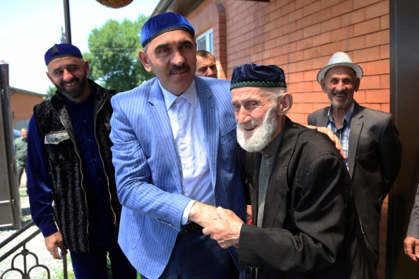 Старейшему россиянину вернули зрение