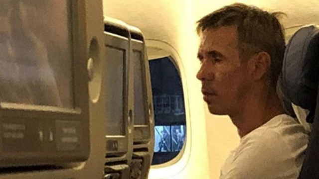 Пьяного Панина сняли с рейса за дебош на борту самолета