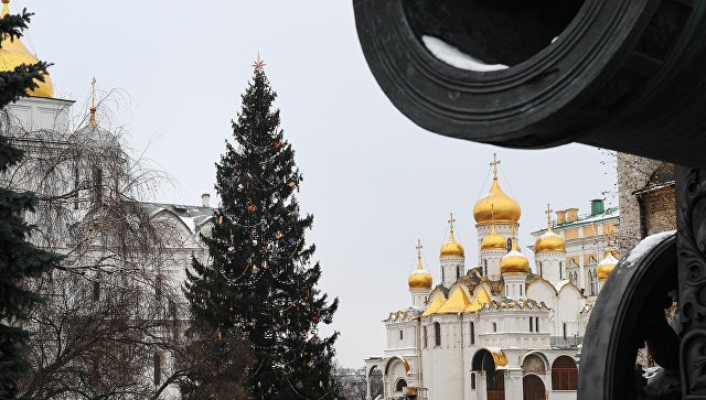 Главная елка страны простоит в Кремле еще десять дней
