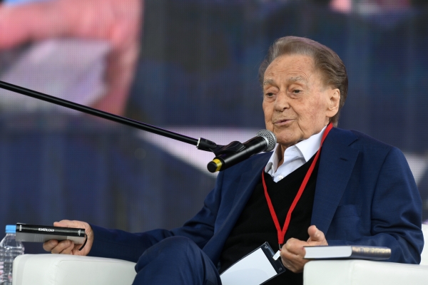 Поэт Андрей Дементьев умер в Москве