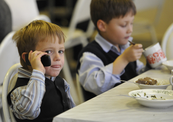 Родители 21,5 тысяч московских школьников дистанционно контролируют питание своих детей